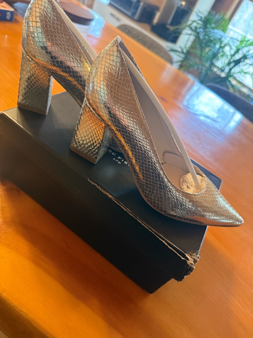 Marc Fisher Zala Metallic Gold Snakeskin embossed Pointed Toe Pumps, Size 6.5